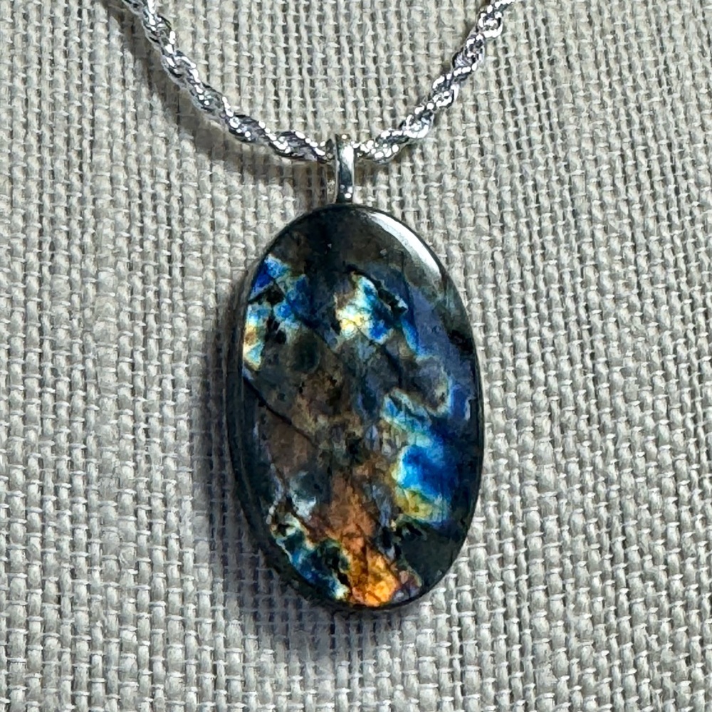 Very Rare Full Spectrum Labradorite Necklace.